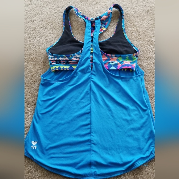 EUC Blue gym top with built in colorful shelf bra size S - Picture 6 of 7